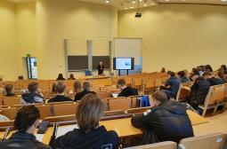Foto 4: słuchacze wykładu w auli Kampusu I