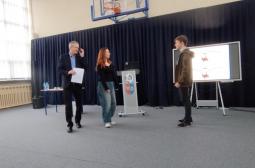 Foto 5: wieczny dylemat: drzwi prawe czy lewe
