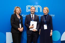 Teresa Sosnowska – The Deputy President of PKN for Standardization, Rafał Burzyński – awarded, Ewa Zielińska – President of PKN
